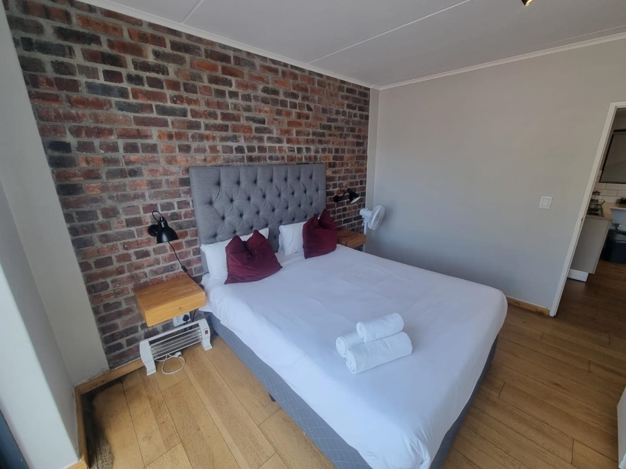 To Let 1 Bedroom Property for Rent in Woodstock Western Cape